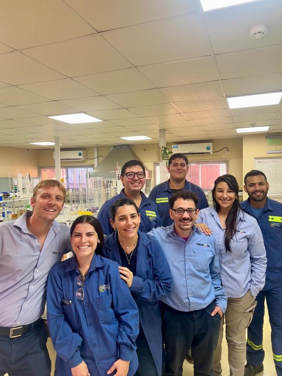 Equipo en laboratorio